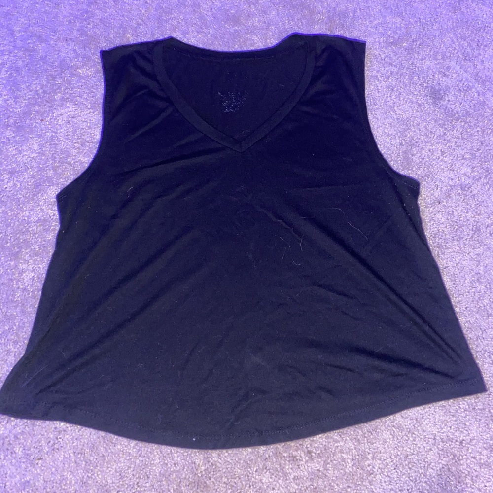 Basic full length black v-neck tank top!